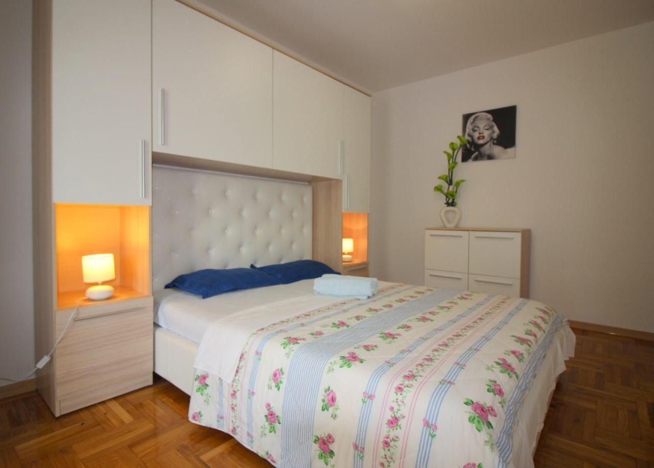 Apartment In Porec/Istrien 10214 Ngoại thất bức ảnh